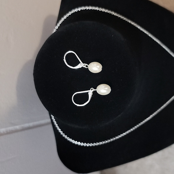 Avon Necklace and Earrings - Picture 2 of 5